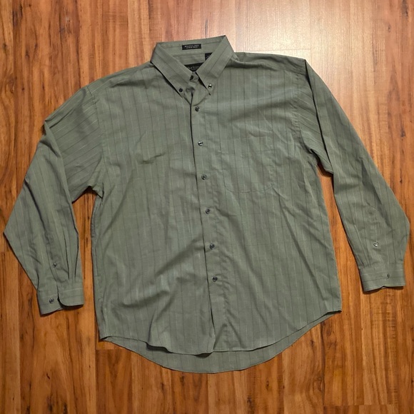 Van Heusen Wrinkle Free, Stain Free Window Pane Button Down Olive Color Large - Picture 4 of 4